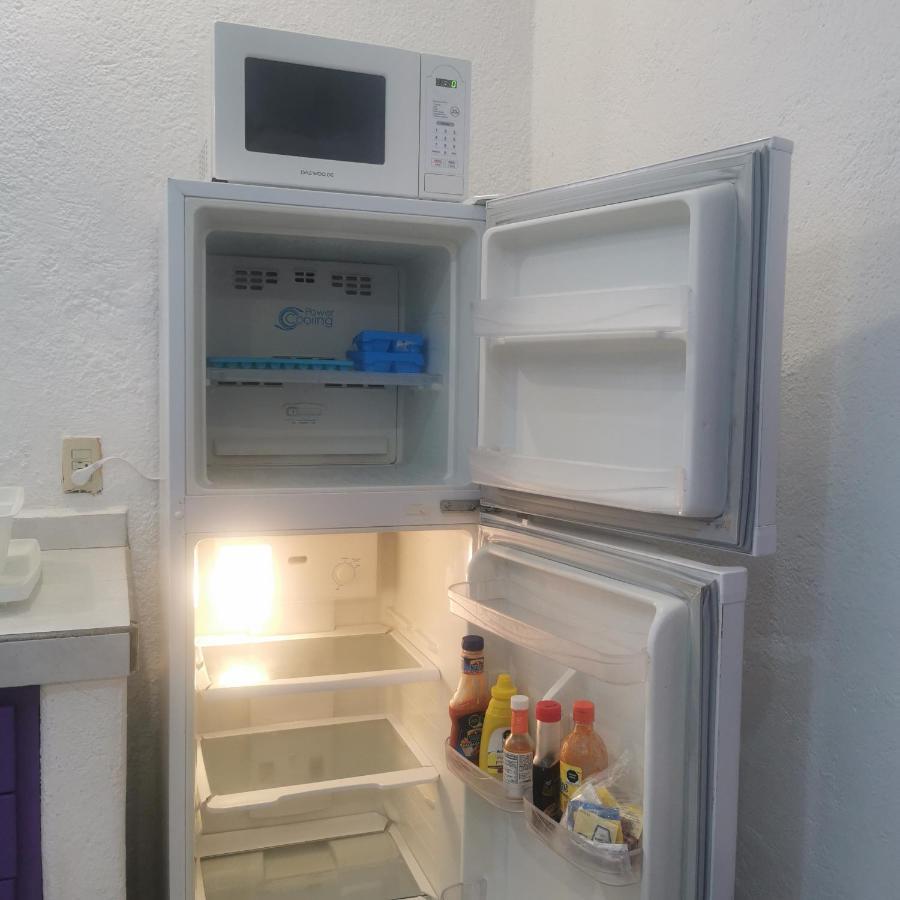 2 Bedroom Apartment With A/C Wi-Fi Best Location! 지와타네호 외부 사진