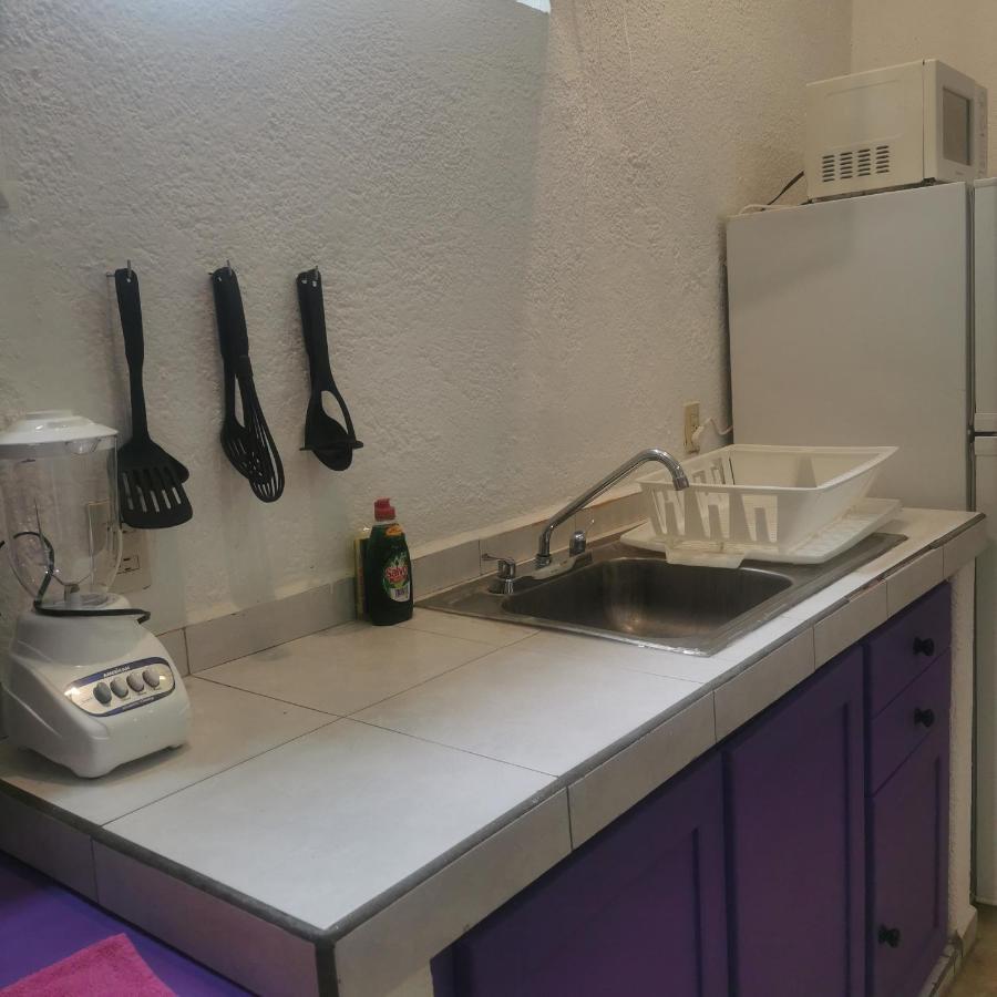 2 Bedroom Apartment With A/C Wi-Fi Best Location! 지와타네호 외부 사진