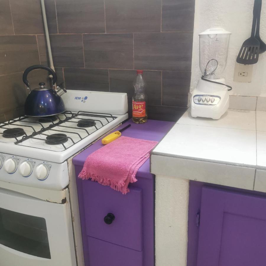 2 Bedroom Apartment With A/C Wi-Fi Best Location! 지와타네호 외부 사진
