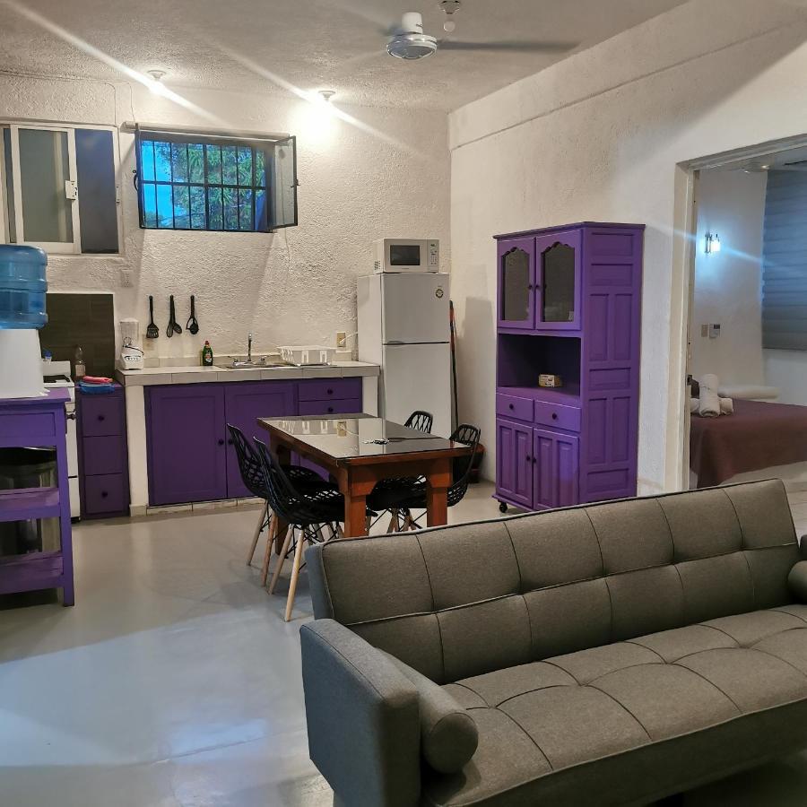 2 Bedroom Apartment With A/C Wi-Fi Best Location! 지와타네호 외부 사진