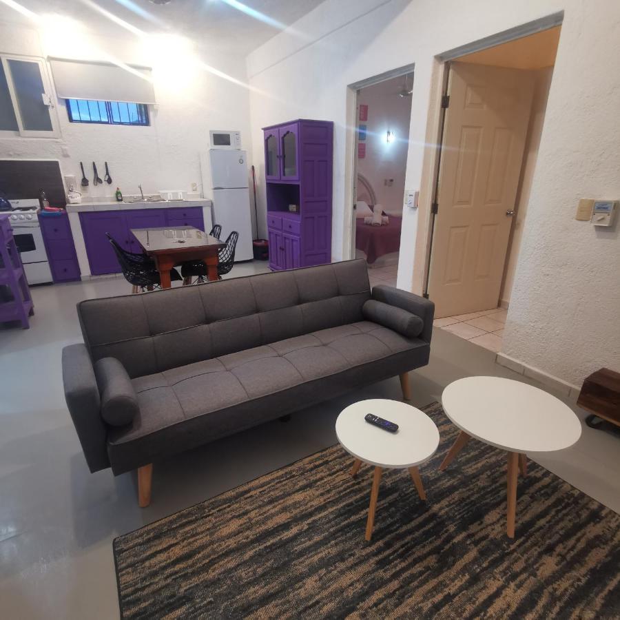 2 Bedroom Apartment With A/C Wi-Fi Best Location! 지와타네호 외부 사진