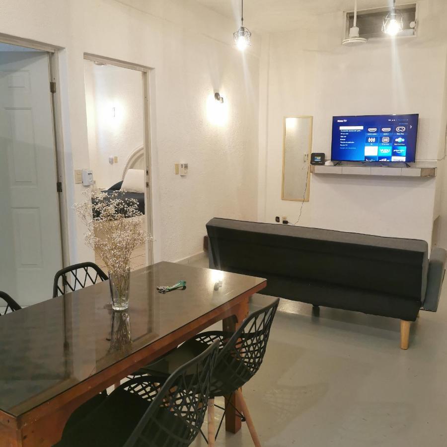 2 Bedroom Apartment With A/C Wi-Fi Best Location! 지와타네호 외부 사진